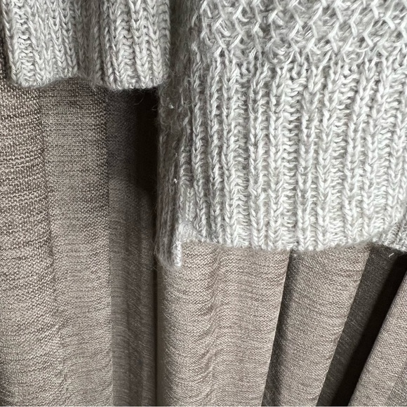 SO Grey Open Knit Crew Neck Sweater Size Small - Picture 12 of 16